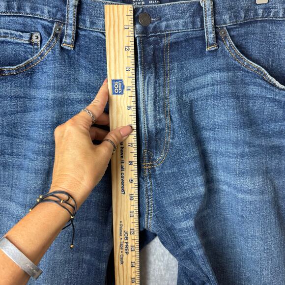 Gap Jeans Mens Size 38x30 Relaxed Casual Comfort Medium Wash Stretch 5 Pocket - Picture 9 of 10